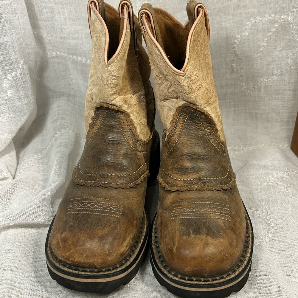 Ariat leather short cowboy boots